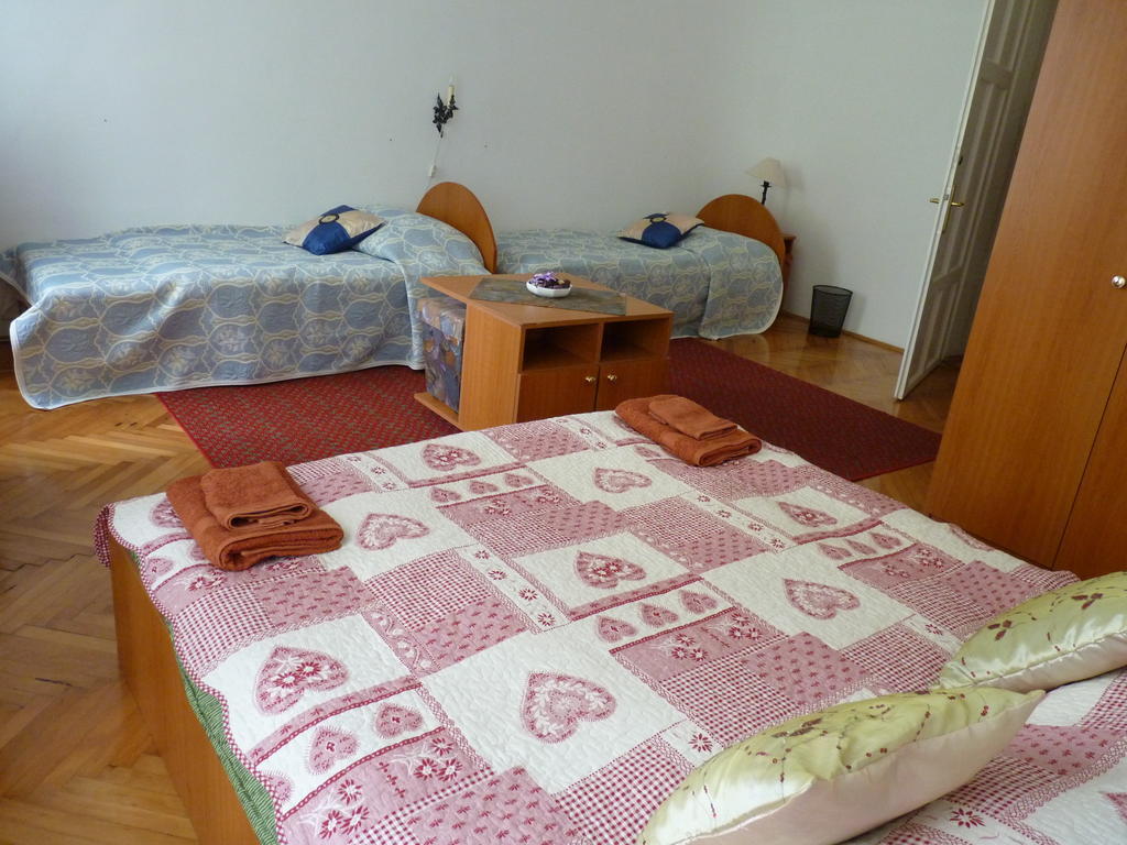 Kastelyszallo Szarkavar Hotel Kaposújlak Kamer foto
