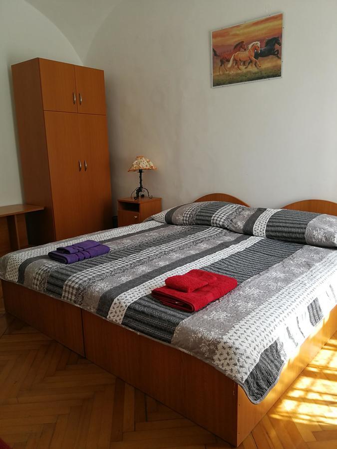 Kastelyszallo Szarkavar Hotel Kaposújlak Buitenkant foto